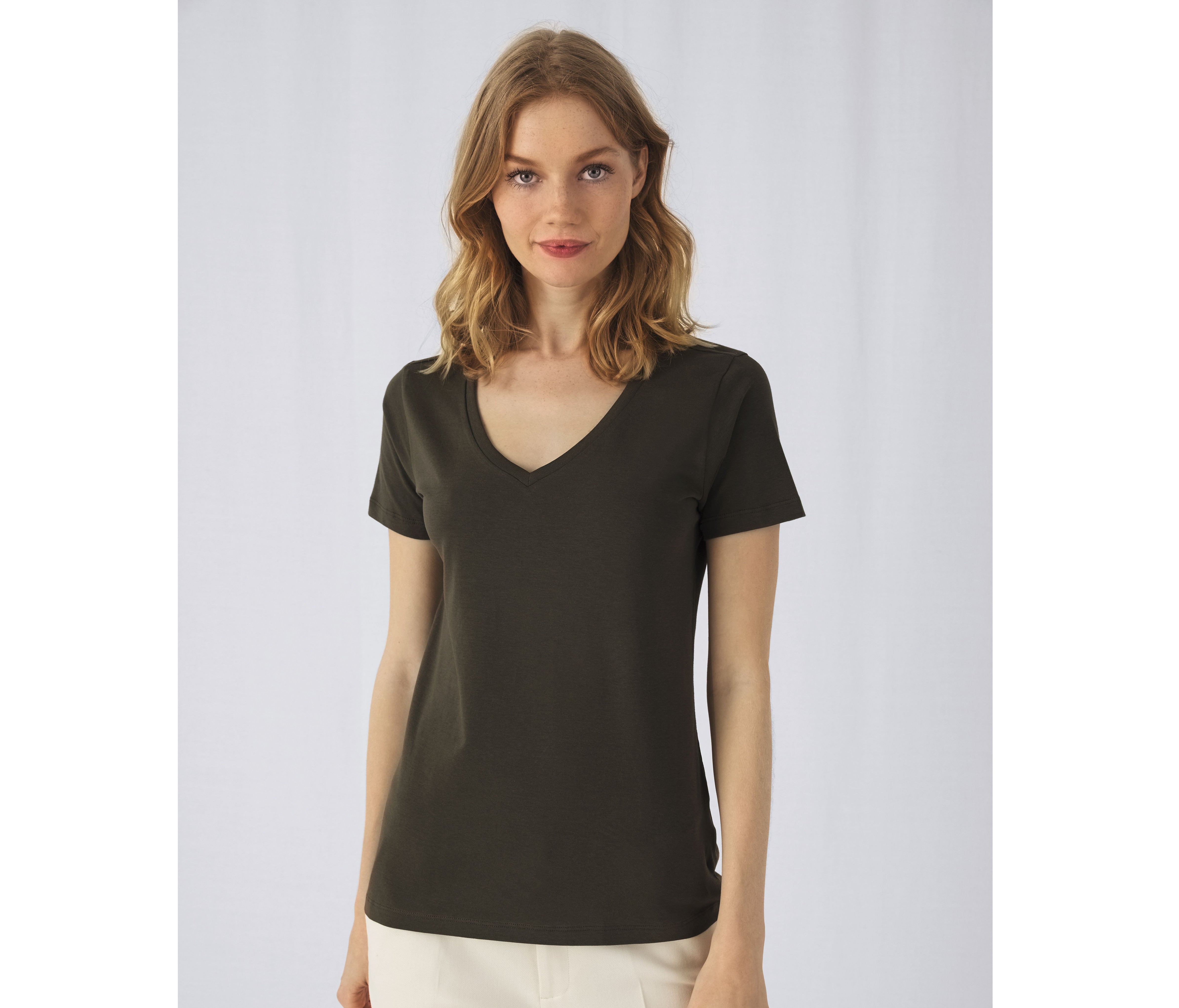 Tee-shirt femme col V en coton bio - B&C - #BC045